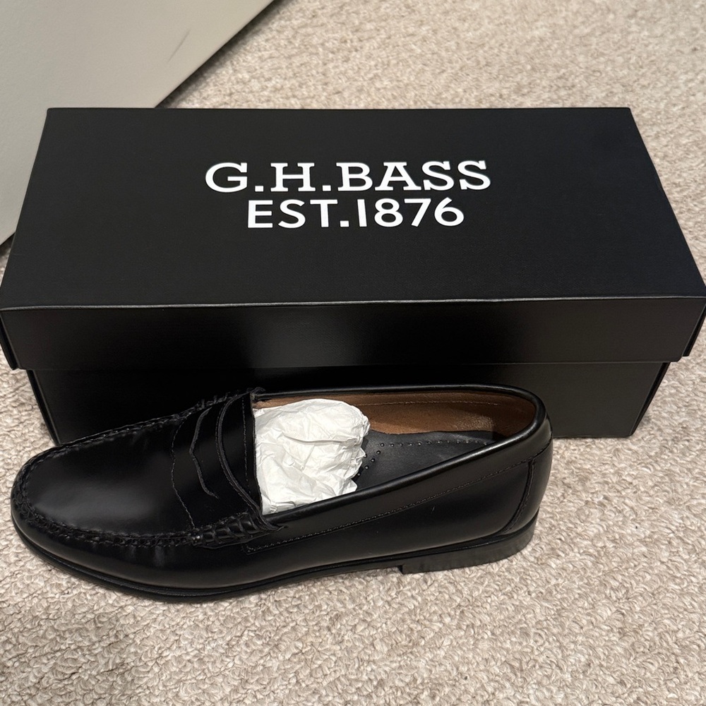 G.H. Bass & Co. Women's Classic Black Whitney Weejuns Penny Loafers